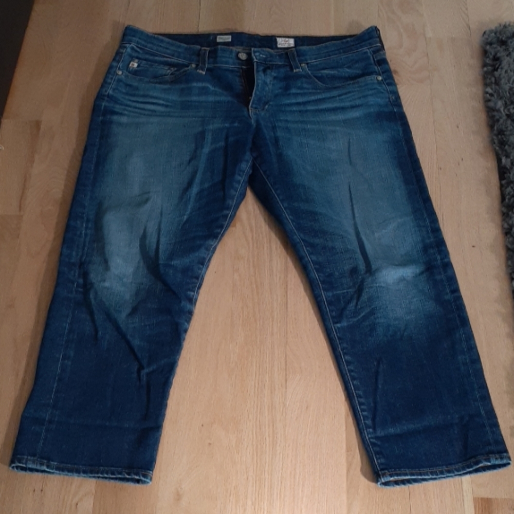 AG Adriano Goldschmied piper crop jeans.
